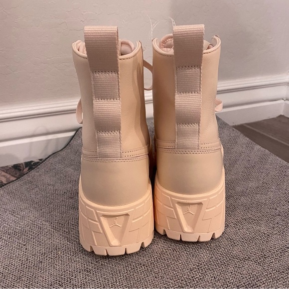 Nike Air Jordan 1 Brooklyn Guava Ice Sail Women's Cream/Pink Platform Boots Sz 8 - Picture 4 of 8